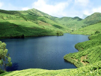 Kerala Hill Backwater & Beach Tour Package